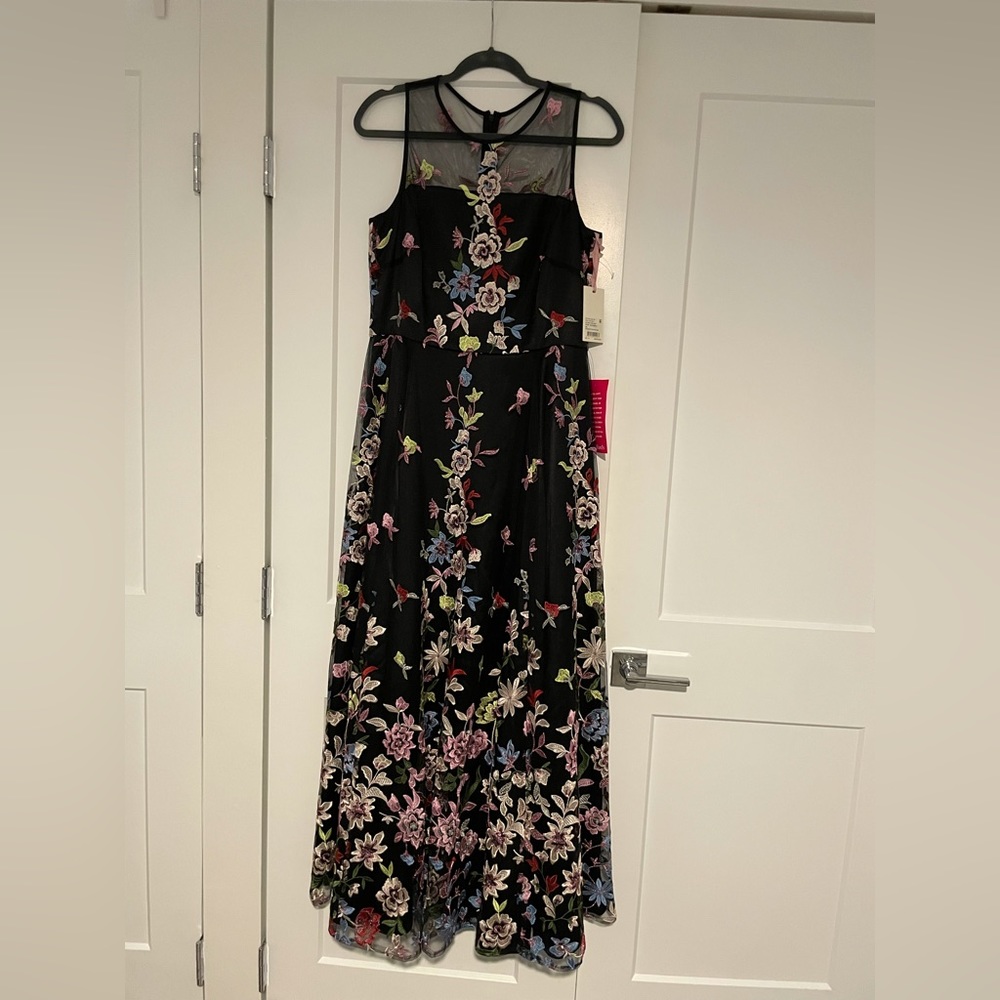 NWT Alex Marie Riley Floral Embroidered Prom/Evening Dress Size 10